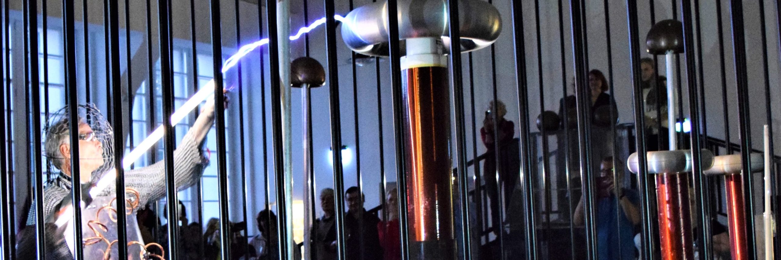 Lightning Man Shows are Performed on 5 January